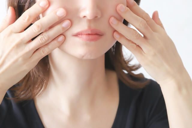しみ・くすみを対策する人のイメージ画像